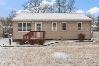4120 Swift St, Hobart, IN 46342