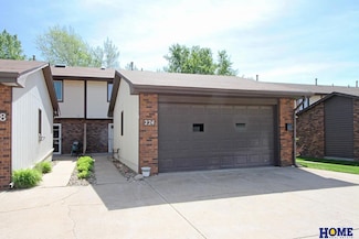 224 N 75th Ct, Lincoln, NE 68505
