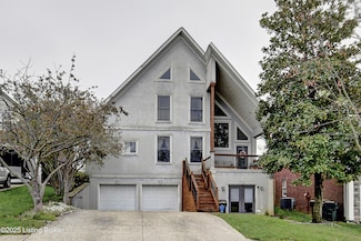 8706 Kings Lynn Ln, Louisville, KY 40220