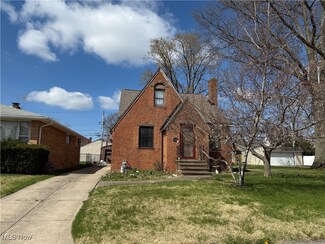 7808 Lanyard Dr, Cleveland, OH 44129