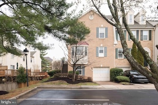 8016 Merry Oaks Ln, Vienna, VA 22182