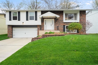 345 Sorrento Dr, Ballwin, MO 63021
