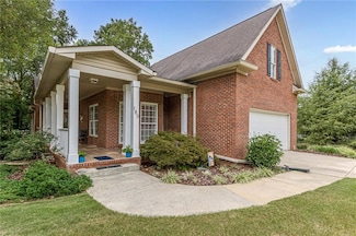 180 Winecoff Dr, Fayetteville, GA 30214