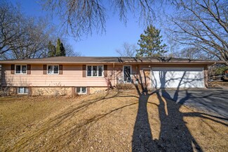 122 Hillcrest Rd, Monticello, MN 55362