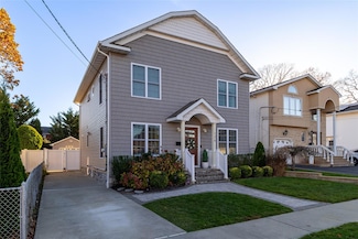 126 Fairview Ave, Oceanside, NY 11572