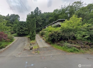 8401 NE 169th St, Kenmore, WA 98028