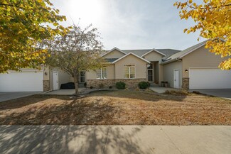 2823 Viola Heights Dr NE, Rochester, MN 55906