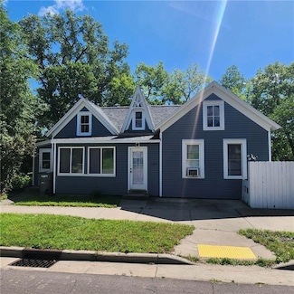 1105 Bellevue Ave Unit 1-2, Eau Claire, WI 54703