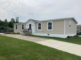 88 Gardens Blvd NW, Grand Rapids, MI 49534