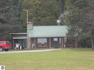 3275 Beaver Dam Rd, Hubbard Lake, MI 49747