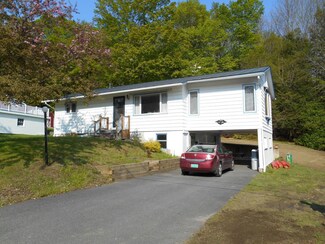 105 Woodland Dr, Barre, VT 05641