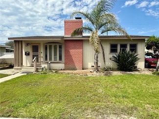 2381 N Bellflower Blvd, Long Beach, CA 90815