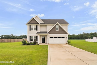 8 Sanford Ln, Dunn, NC 28334