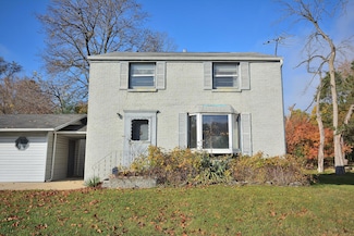 2365 N Calhoun Rd, Brookfield, WI 53005