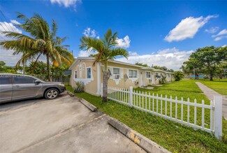 707 SW 10th St, Dania, FL 33004
