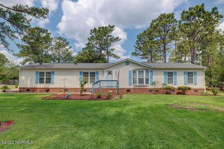 113 Topsail Lake Dr, Hampstead, NC 28443