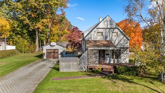 3213 Robins St, Endicott, NY 13760