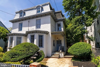 113 W Queen Ln, Philadelphia, PA 19144