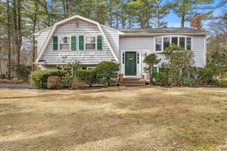 17 Lantern Ln, Medfield, MA 02052