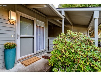 96 Fairway Loop Unit A2, Eugene, OR 97401