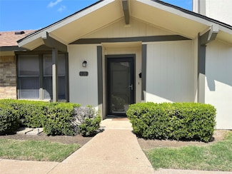 1919 Wyndemere Ln, Garland, TX 75042