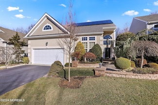 77 Wintergreen Dr, Manalapan Township, NJ 07726