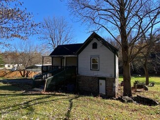 4003 Brookmont Rd, Pulaski, VA 24301