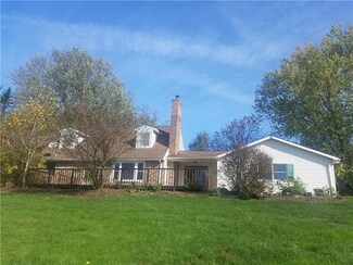 18 Fair Ln, Transfer, PA 16154