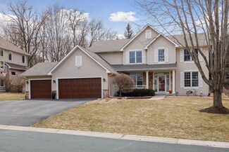 1492 Pinetree Pass, Saint Paul, MN 55122