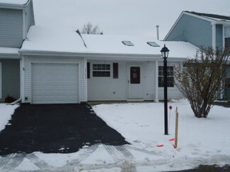 3340 Southport Dr, Island Lake, IL 60042