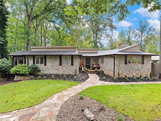 45 Lakepoint Dr, Dawsonville, GA 30534