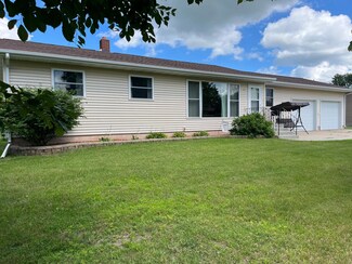 316 9th St SW, Wadena, MN 56482