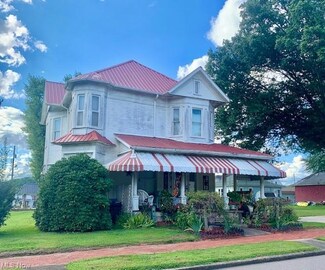 314 East St, Middlebourne, WV 26149