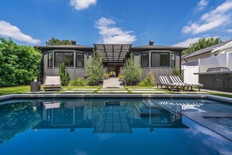 12324 La Maida St, Valley Village, CA 91607