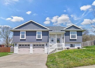 104 E 12th St, Knob Noster, MO 65336
