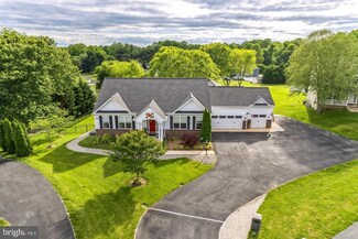 465 Sablewood Dr, Huntingtown, MD 20639