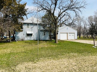 208 Cedar St, Mansfield, SD 57460