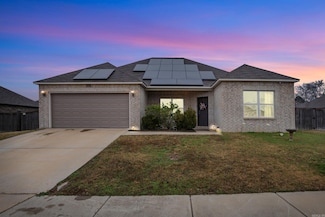 1220 Bulldog Dr, Conway, AR 72032