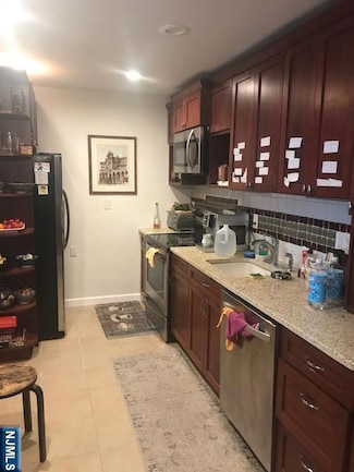 38 E Maple St, Teaneck, NJ 07666
