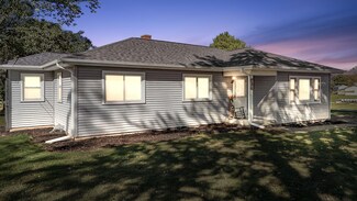 28 S Sager Rd, Valparaiso, IN 46383