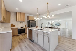 214 Charles Dr, Irving, TX 75060