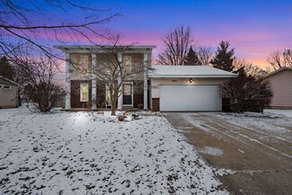 2321 Olde Farm Dr, Jenison, MI 49428
