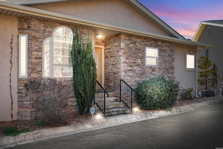 620 Grand Point Dr, Hot Springs National Park, AR 71901