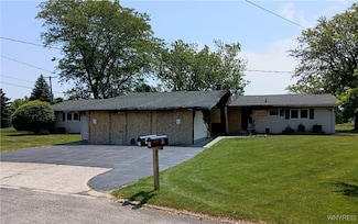 71 Steele Cir, Niagara Falls, NY 14304