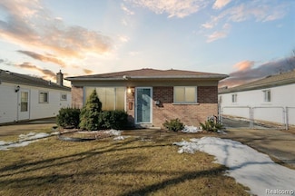 6491 N Waverly St, Dearborn Heights, MI 48127