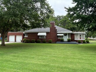 601 S 3rd St, Hayti, MO 63851