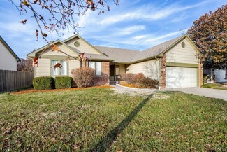 4382 N Eagle Lake Ct, Bel Aire, KS 67220