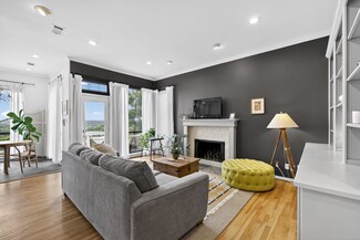 616 Crowley Rd, Arlington, TX 76012