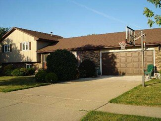 601 N Sixth St, Peotone, IL 60468