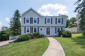 204 Farmcrest Dr, Oakdale, PA 15071